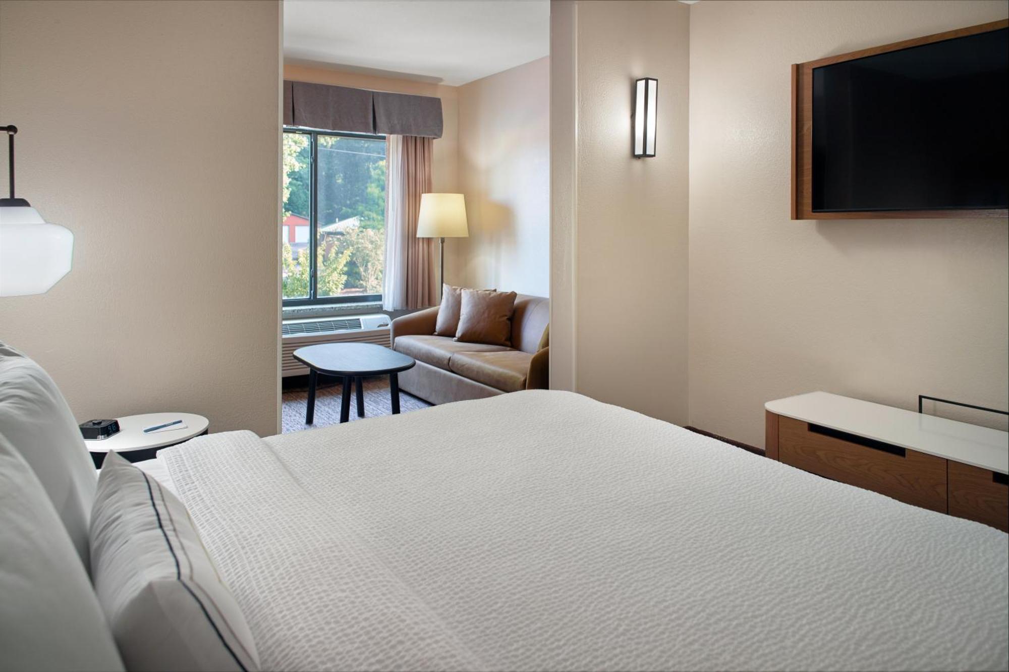 Fairfield Inn & Suites By Marriott Asheville Airport/פלטצ'ר מראה חיצוני תמונה