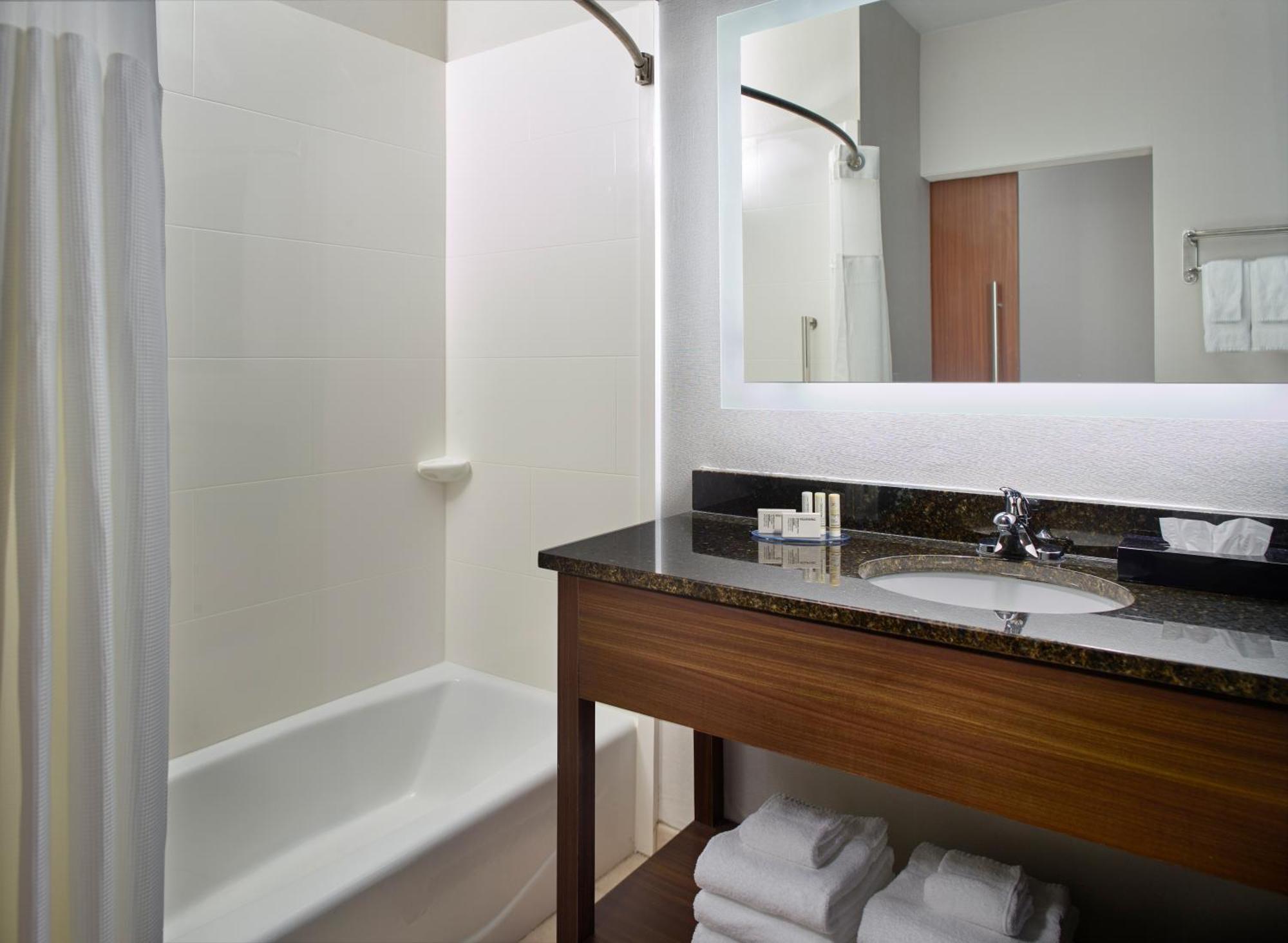Fairfield Inn & Suites By Marriott Asheville Airport/פלטצ'ר מראה חיצוני תמונה